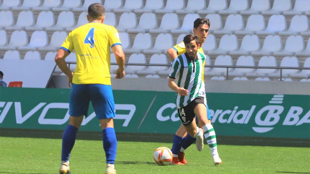 Abreu, en un encuentro con el Córdoba CF de la pasada temporada.