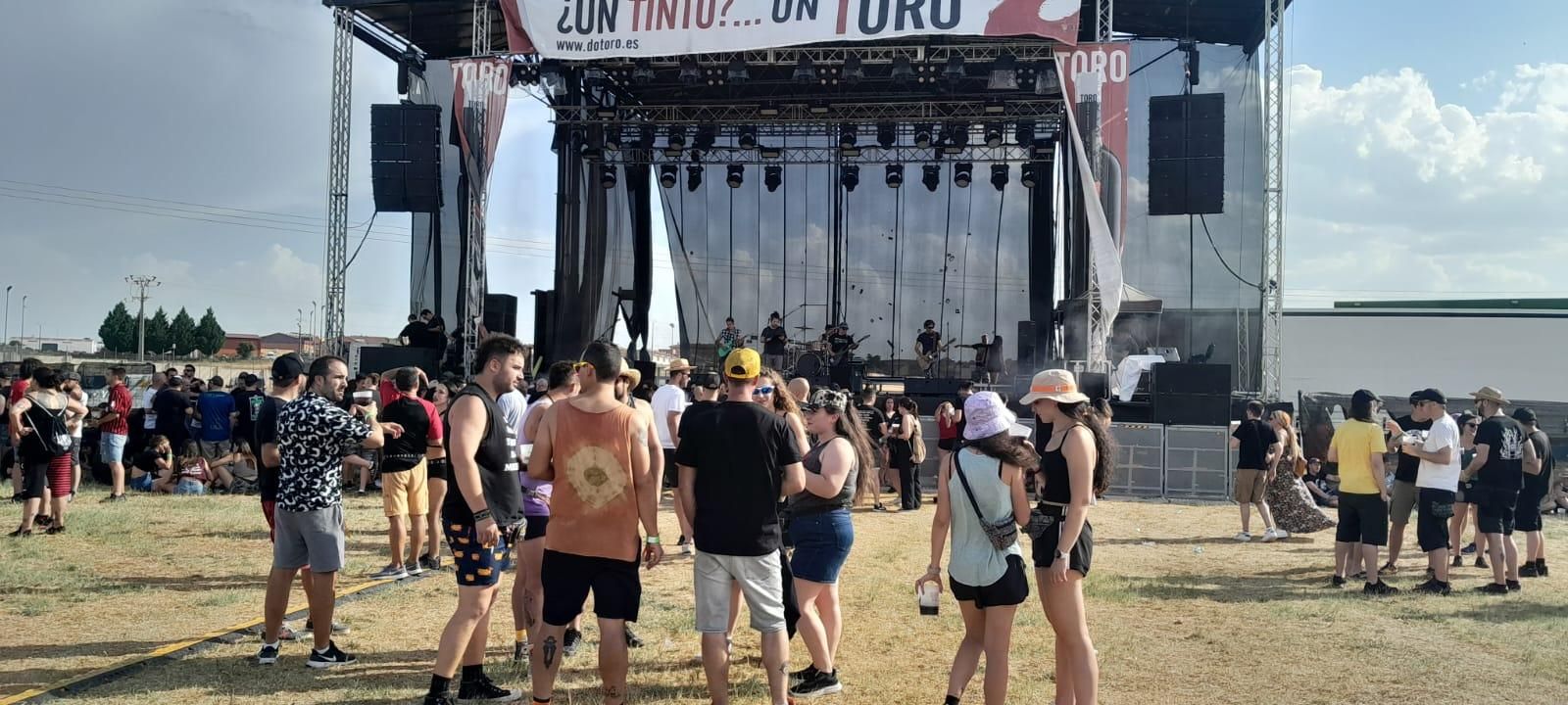 GALERÍA | La primera jornada del Festival "Vintoro" llena Toro de rock, "fuego" y un gran ambiente