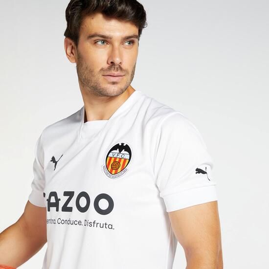 La nueva camiseta oficial del Valencia 22/23