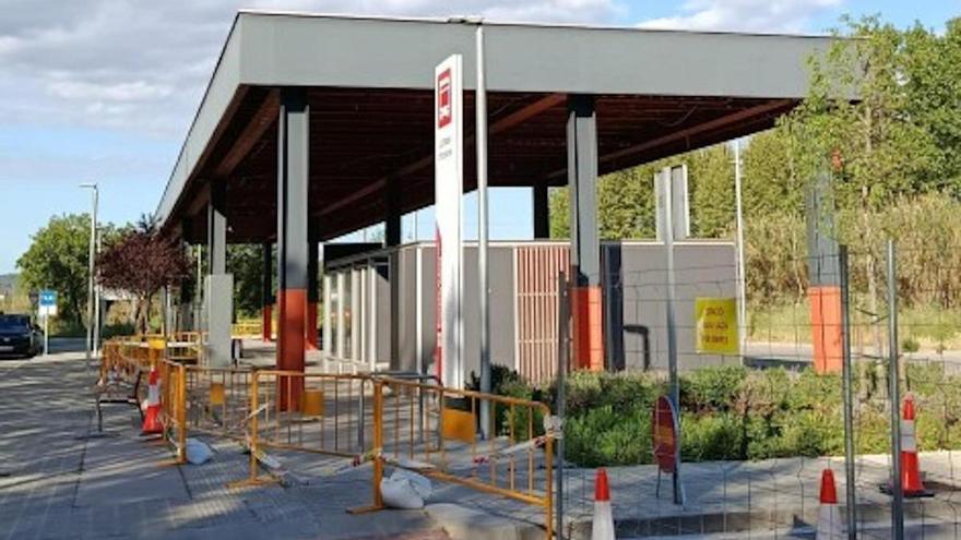 Reparen els desperfectes que les ventades van provocar a l'estació de busos de la Bisbal d'Empordà
