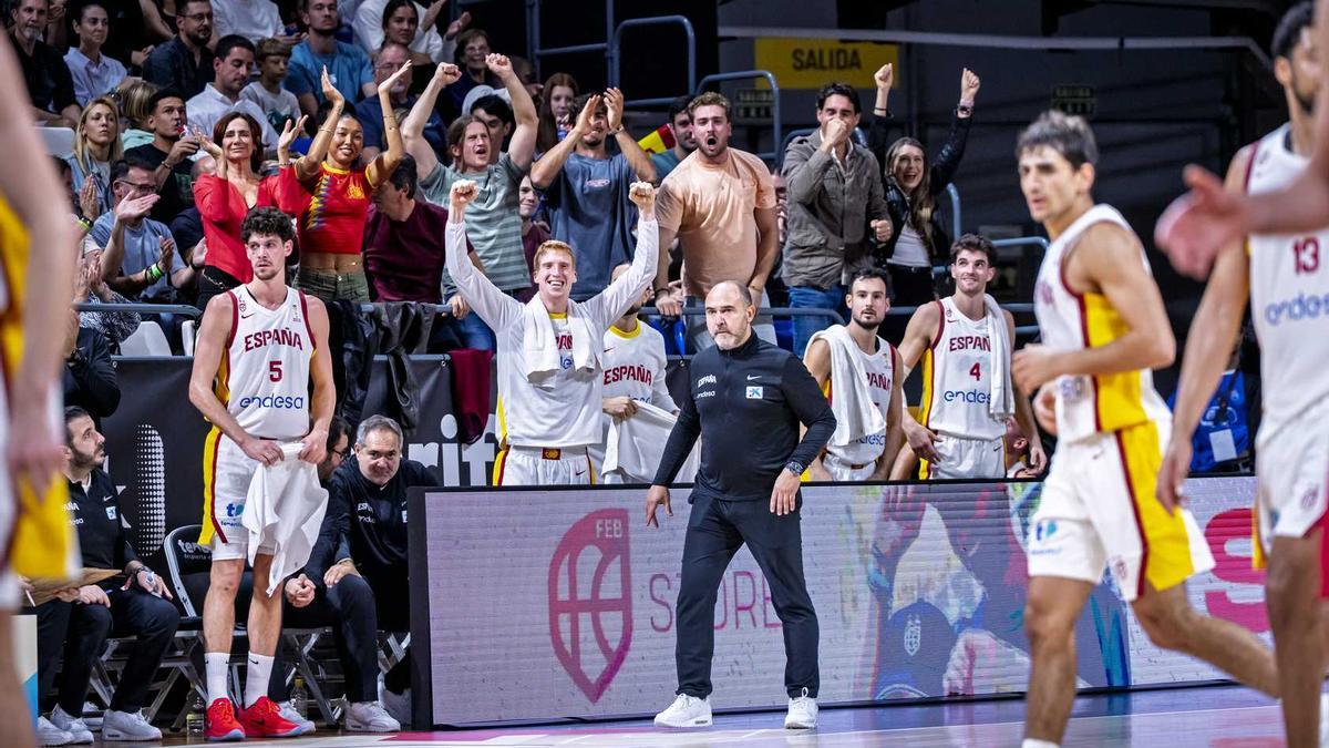 Chus Mateo celebra una acción de su equipo en el duelo ante Georgia
