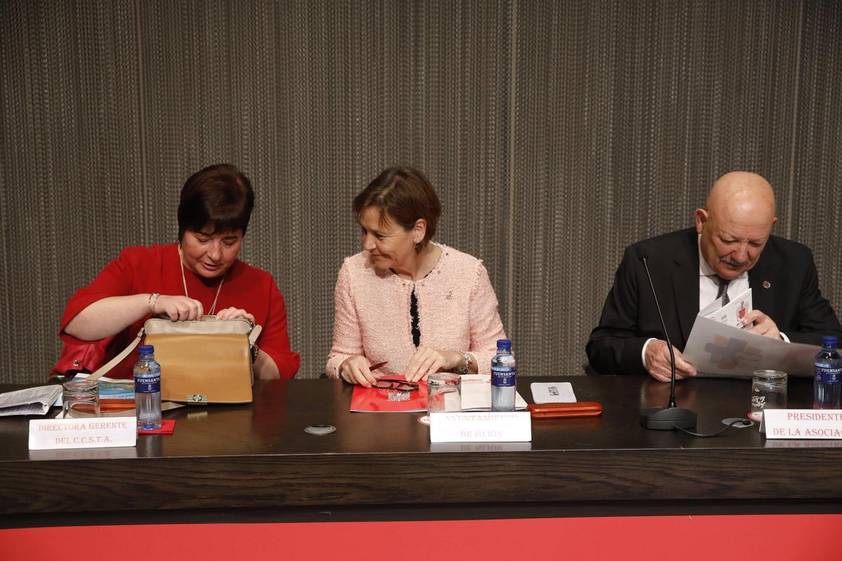 Misa y conferencia en la cita anual de la Asociación de Donantes de Sangre de Gijón (en imágenes) Misa y conferencia en la cita anual de la Asociación de Donantes de Sangre de Gijón (en imágenes)