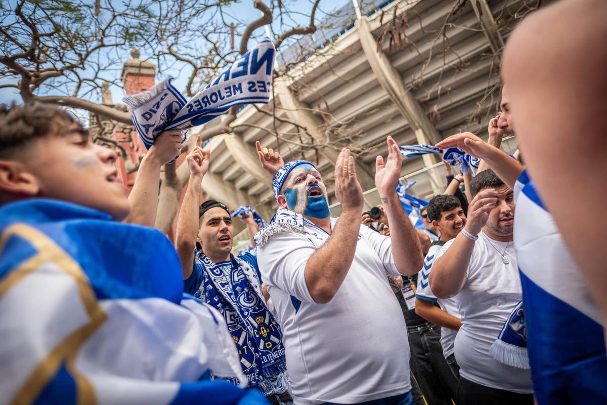Así vive la afición del CD Tenerife la vuelta a Segunda División
