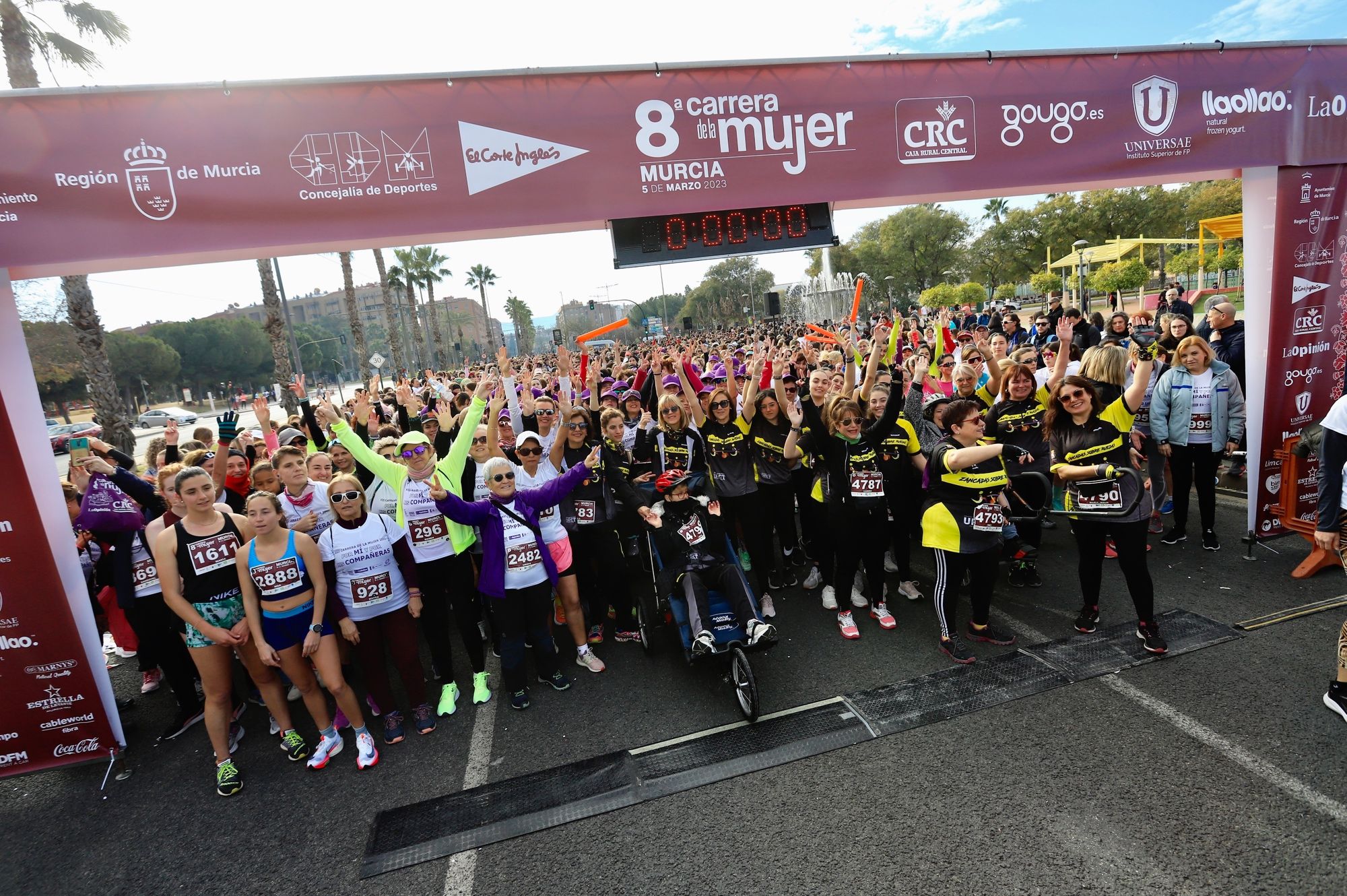 La salida y el recorrido de la Carrera de la Mujer 'inmortalizados' en imágenes