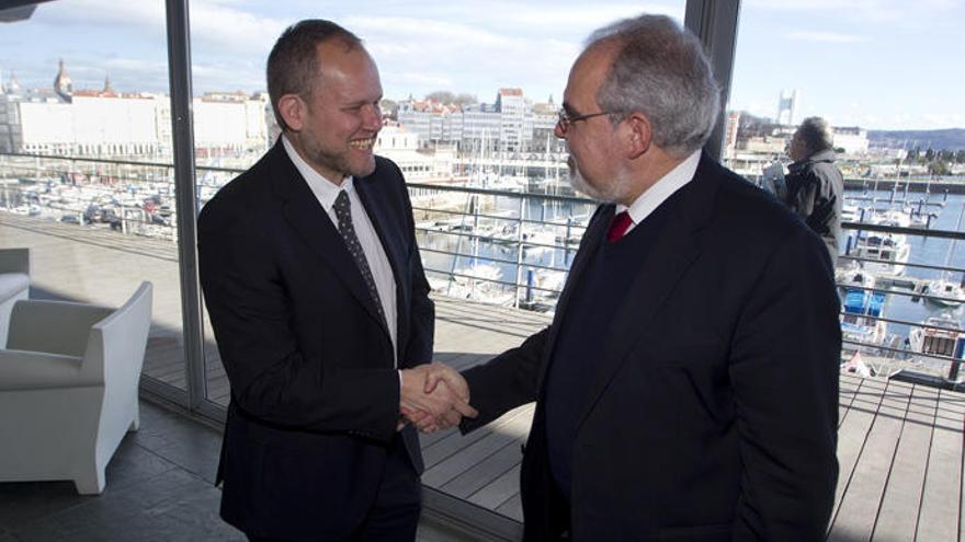 José Eduardo Ramírez con José María DaCunha Costa, presidente de la Asociación de Ciudades del Arco Atlántico