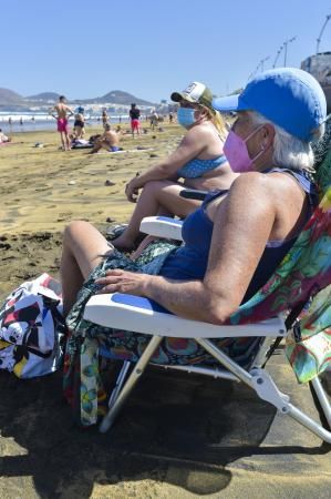 Playa de Las Canteras, uso obligatorio de las mascarillas