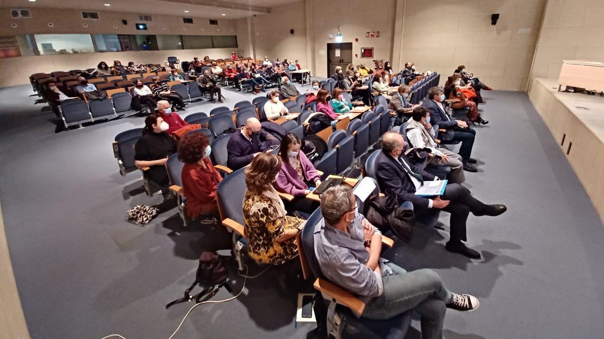 Participantes en la mesa redonda celebrada esta tarde, con motivo del primer año de la ley orgánica.