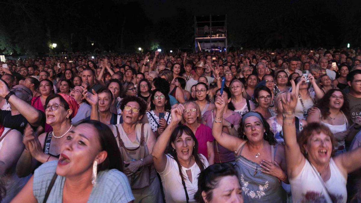 Publico en una edición anterior de los conciertos en Viveros.