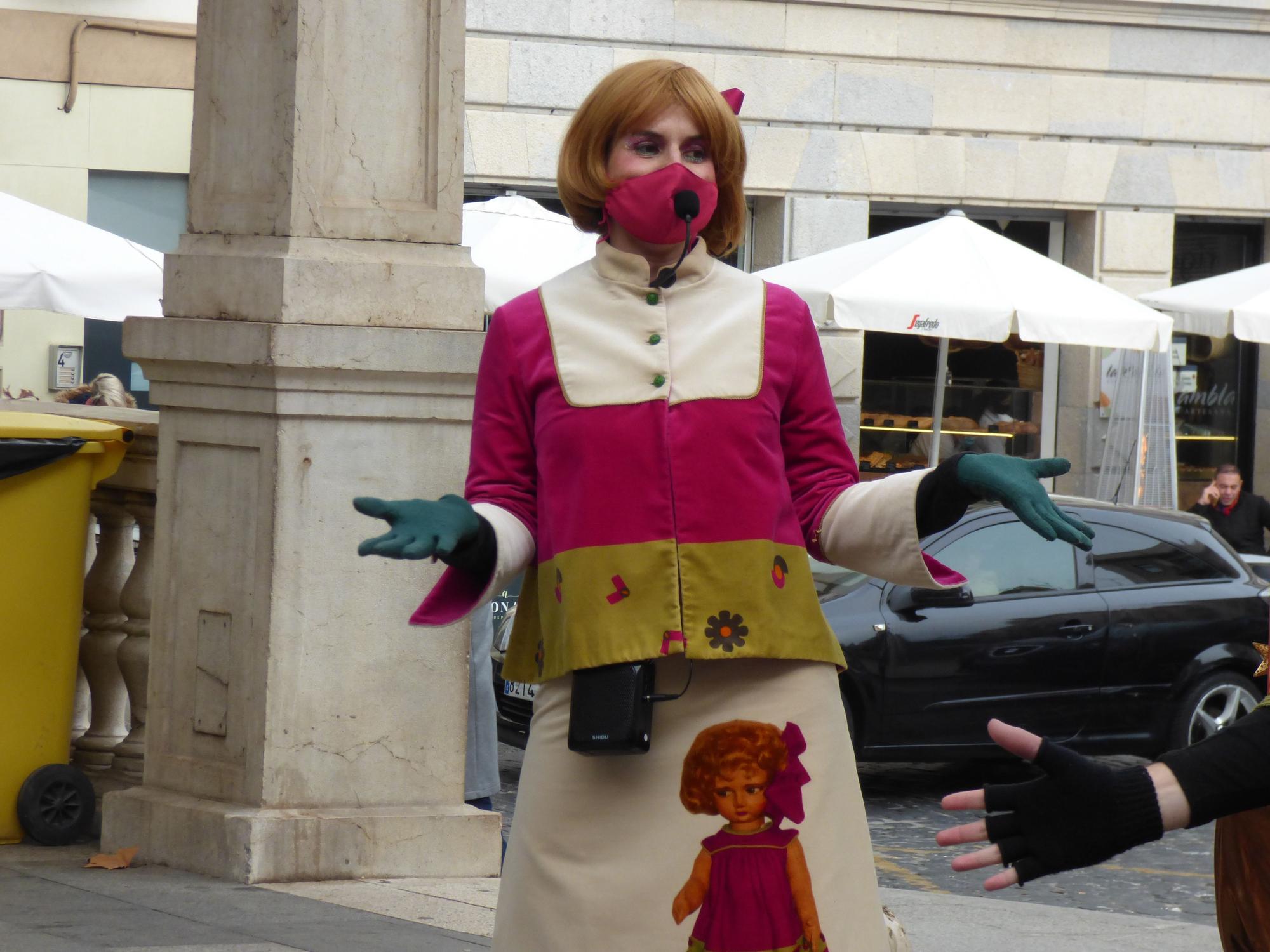 En Fumera es deixa veure per Figueres acompanyat de la Nadalina i la Bel