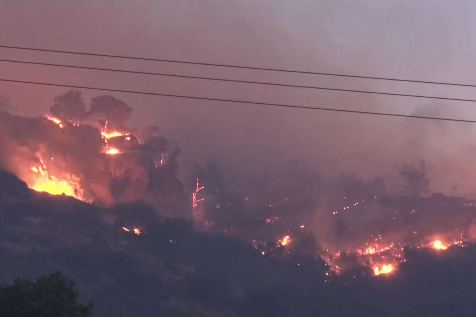 Miles de evacuados por el fuego en Creta