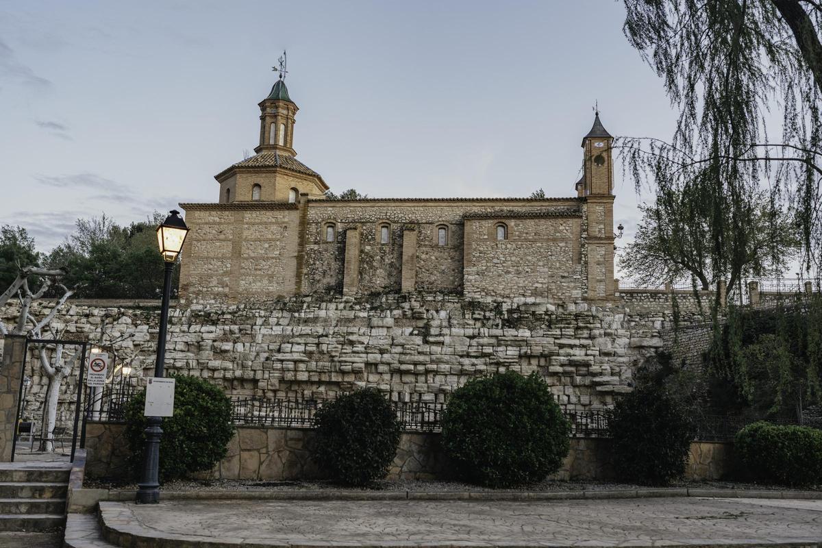 Ermita de la Virgen de la Fuente, edificada sobre una presa romana.