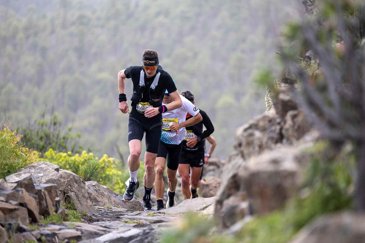 Alain Santamaría encabezando la carrera.