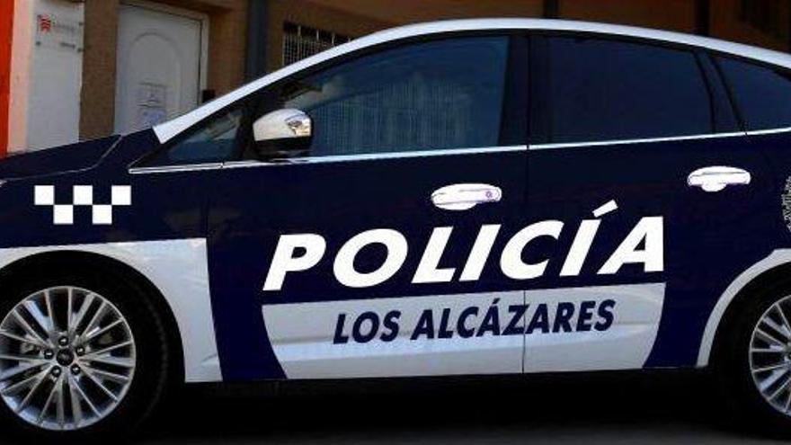 Un vehículo de la Policía Local de Los Alcázares.