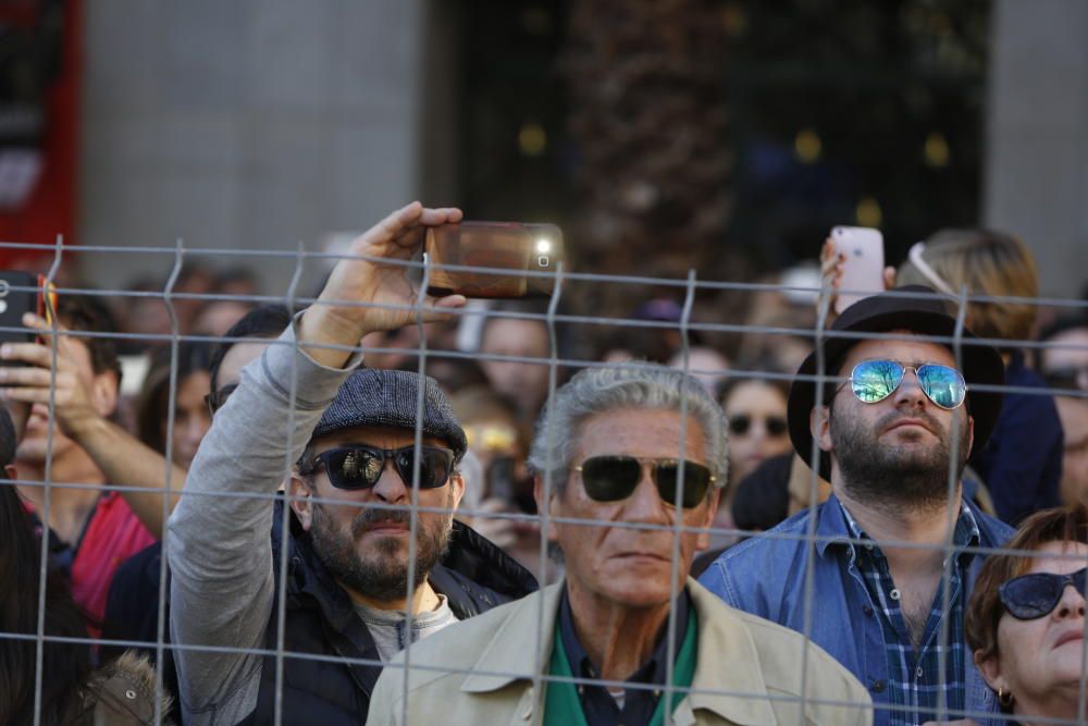 Los Hermanos Ferrández abren la Nochevieja 2017 con una potente mascletà en Luceros.