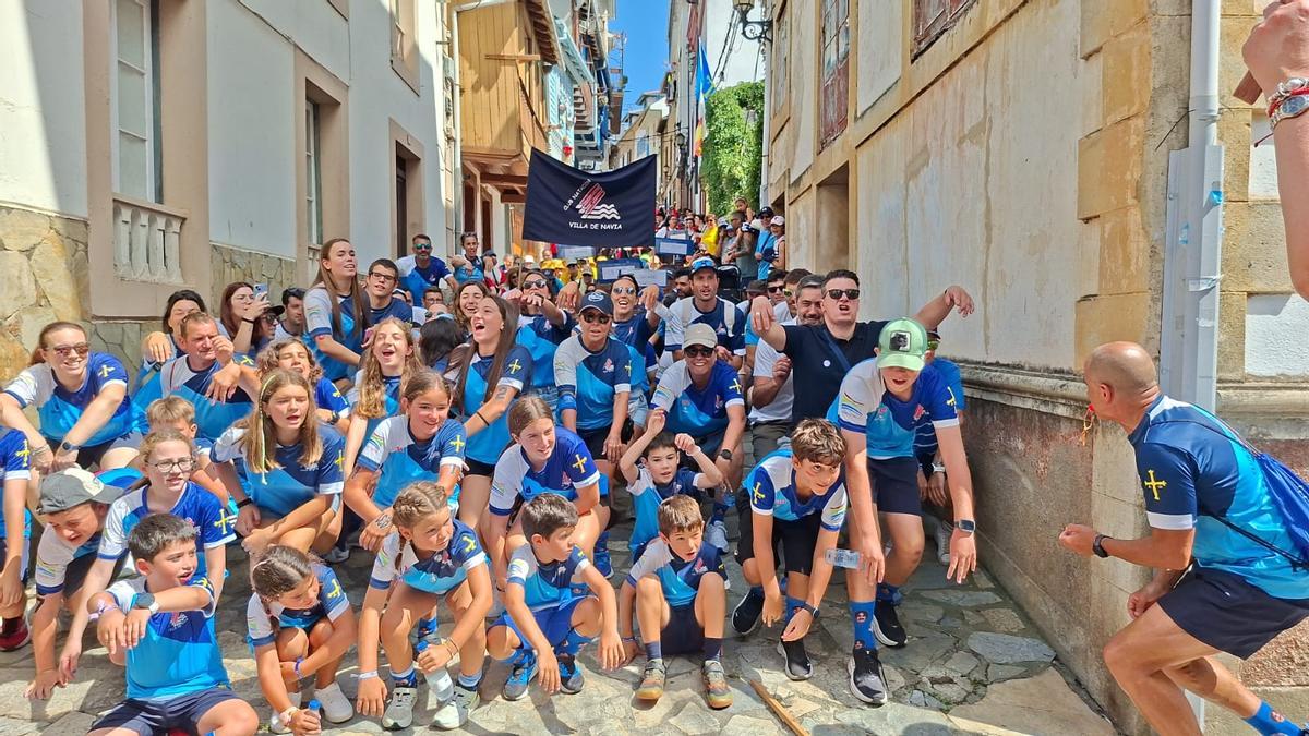 En imágenes: Los nadadores toman las calles de Navia en un ambiente "espectacular" En imágenes: Los nadadores toman las calles de Navia en un ambiente "espectacular"