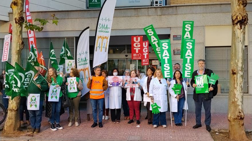 Sanitarios se concentran en Santa Rosa y Peñarroya ante nuevas agresiones a médicos