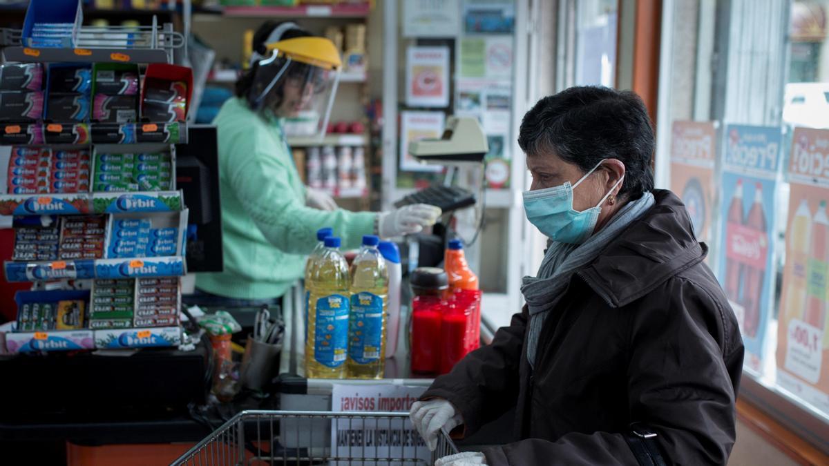Un supermercado de Ourense en los primeros momentos de la pandemia