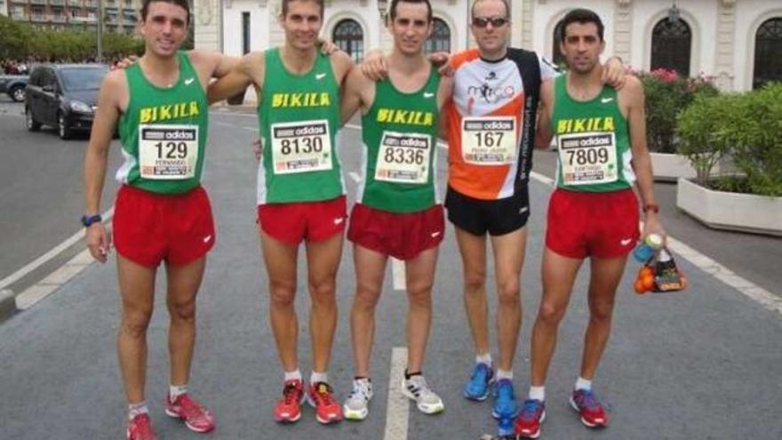 Componentes del nuevo club Bikila de Elche.