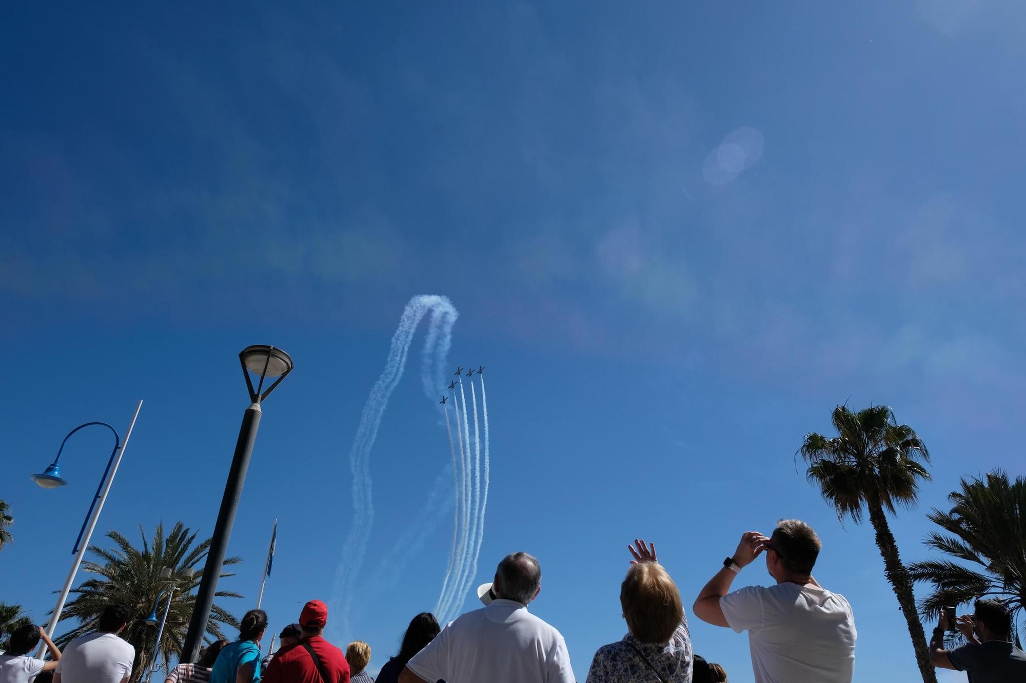 Espectáculo aéreo de Patrulla Águila en Málaga