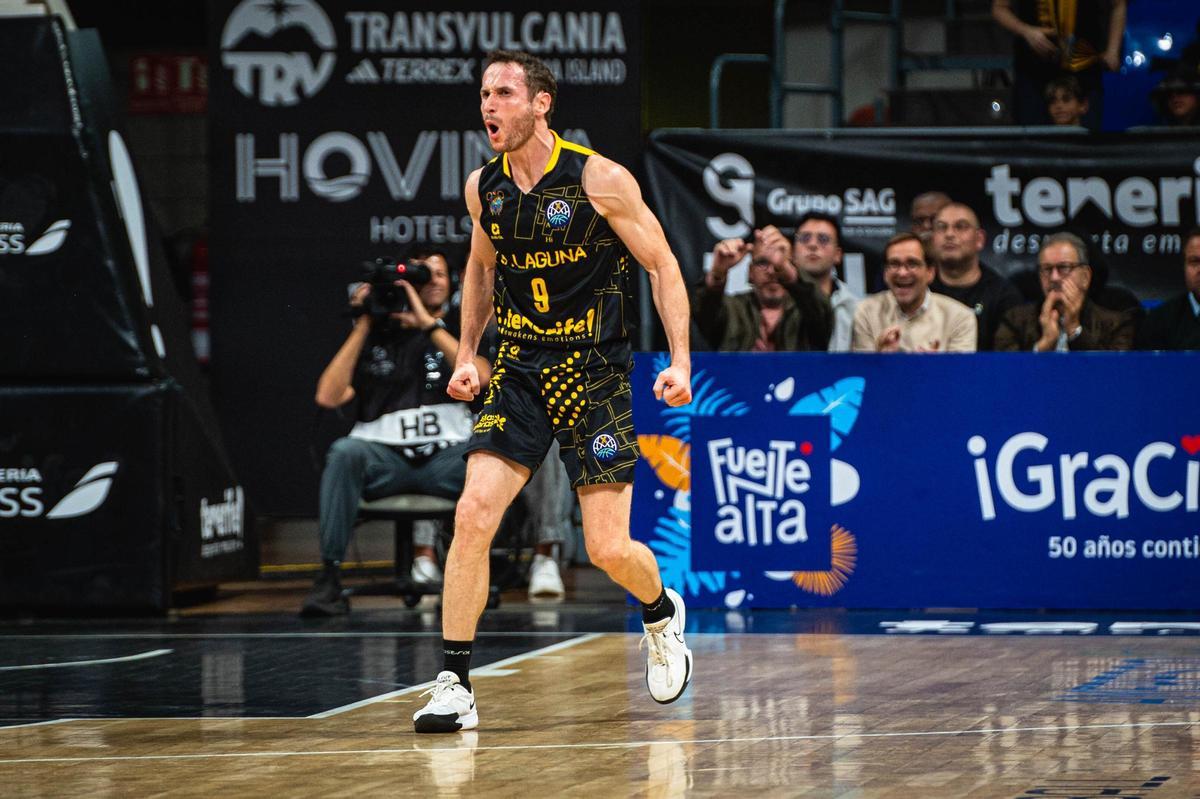 Marcelinho Huertas celebra una canasta en el derbi europeo ante el Gran Canaria.