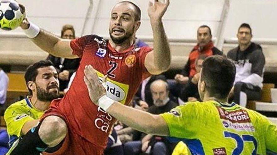 El Bada Huesca se venga de la eliminación copera en Puente Genil (22-26)