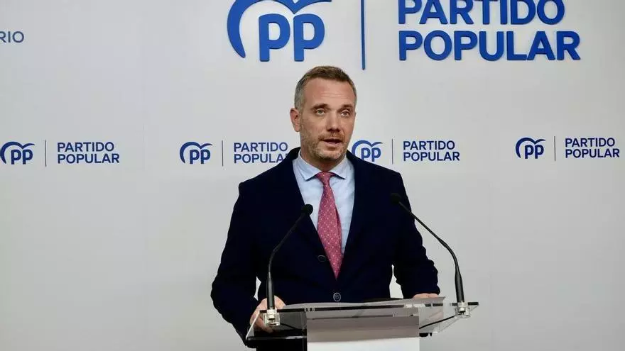 PP: "López Miras da respuesta a las demandas de nuestros agricultores mientras Sánchez los desprecia y castiga"