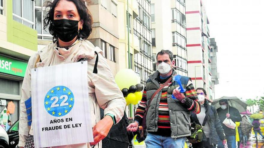 Manifestación de empleados públicos interinos afectados por el abuso de temporalidad en la capital grancanaria. | | J.C. CASTRO