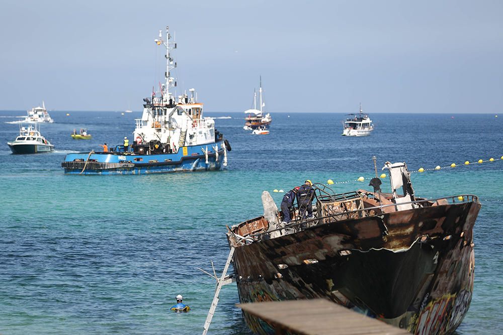 Frustrado el primer intento de sacar el 'Harmonya' de es Caló des Moro