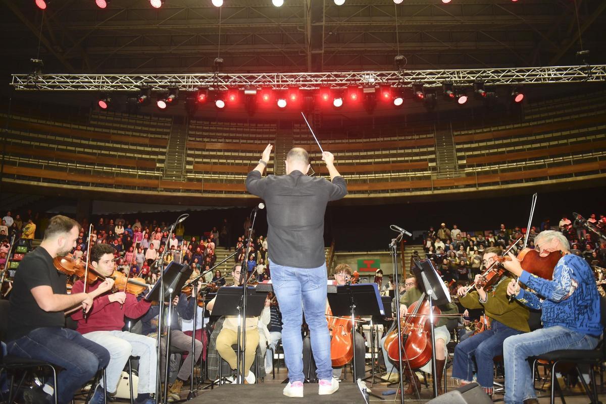 Ensayo del Concierto por la Paz del proyecto educativo Chorus en el Coliseum