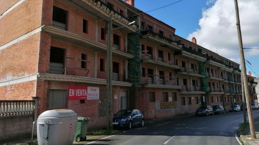 Betanzos abre la puerta a demoler el edificio Mandeo 50 tras declarar caducada la licencia