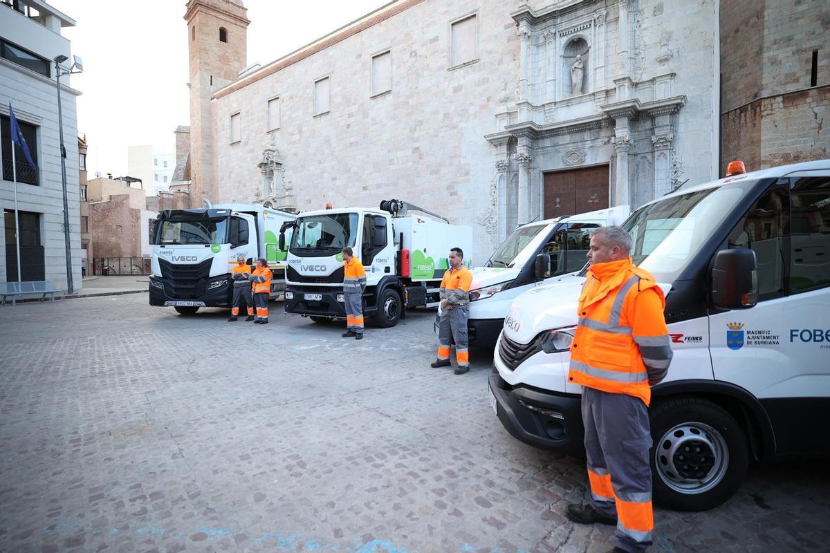 Foto de más de cerca de las nuevas adquisiciones de la flota de limpieza.