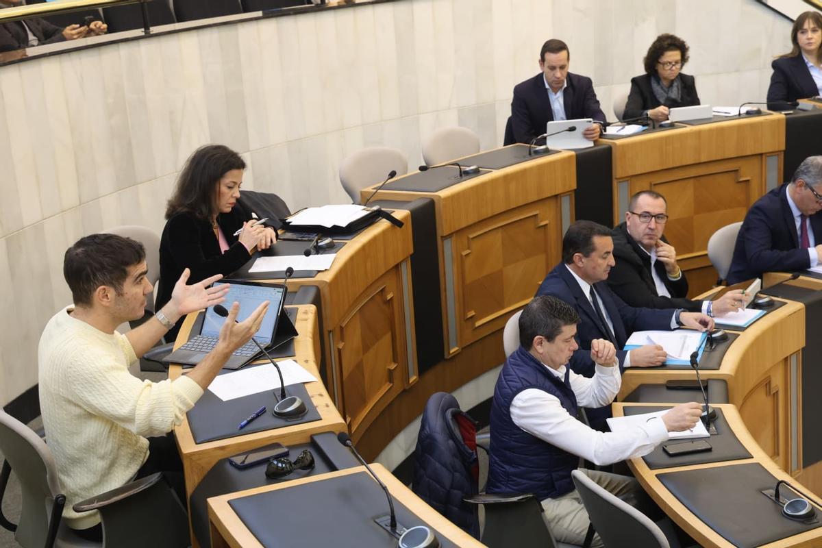 Pleno extraordinario en la Diputación de Alicante para aprobar el presupuesto de 2026