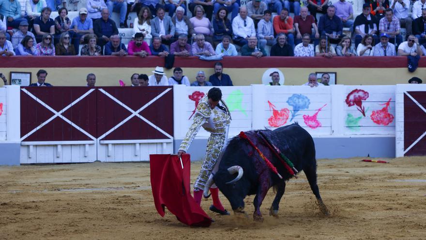 Los Claveles encumbran a Puerta