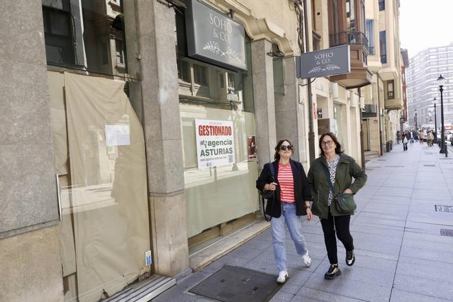 Gijón abraza el desembarco de grandes marcas a Corrida y Los Moros (en imágenes)