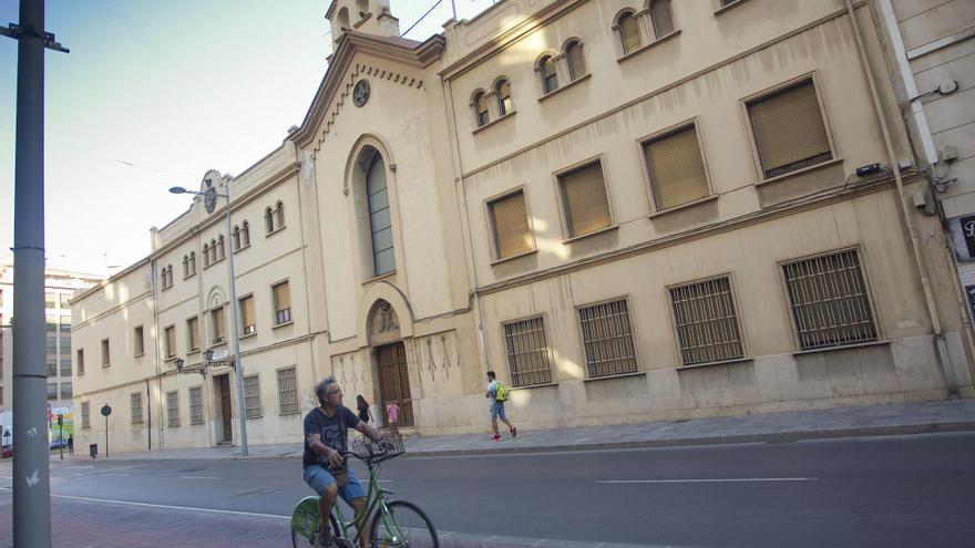 Verònica Ruiz apuesta por la creación de la sede del MUCC en el antiguo asilo