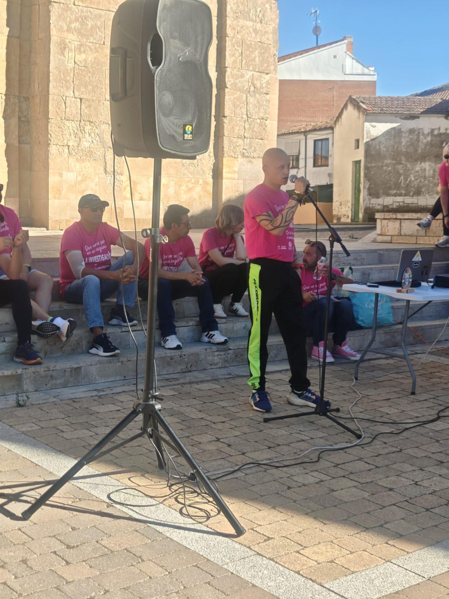 GALERÍA | La marcha de Fuentesaúco por el cáncer en imágenes