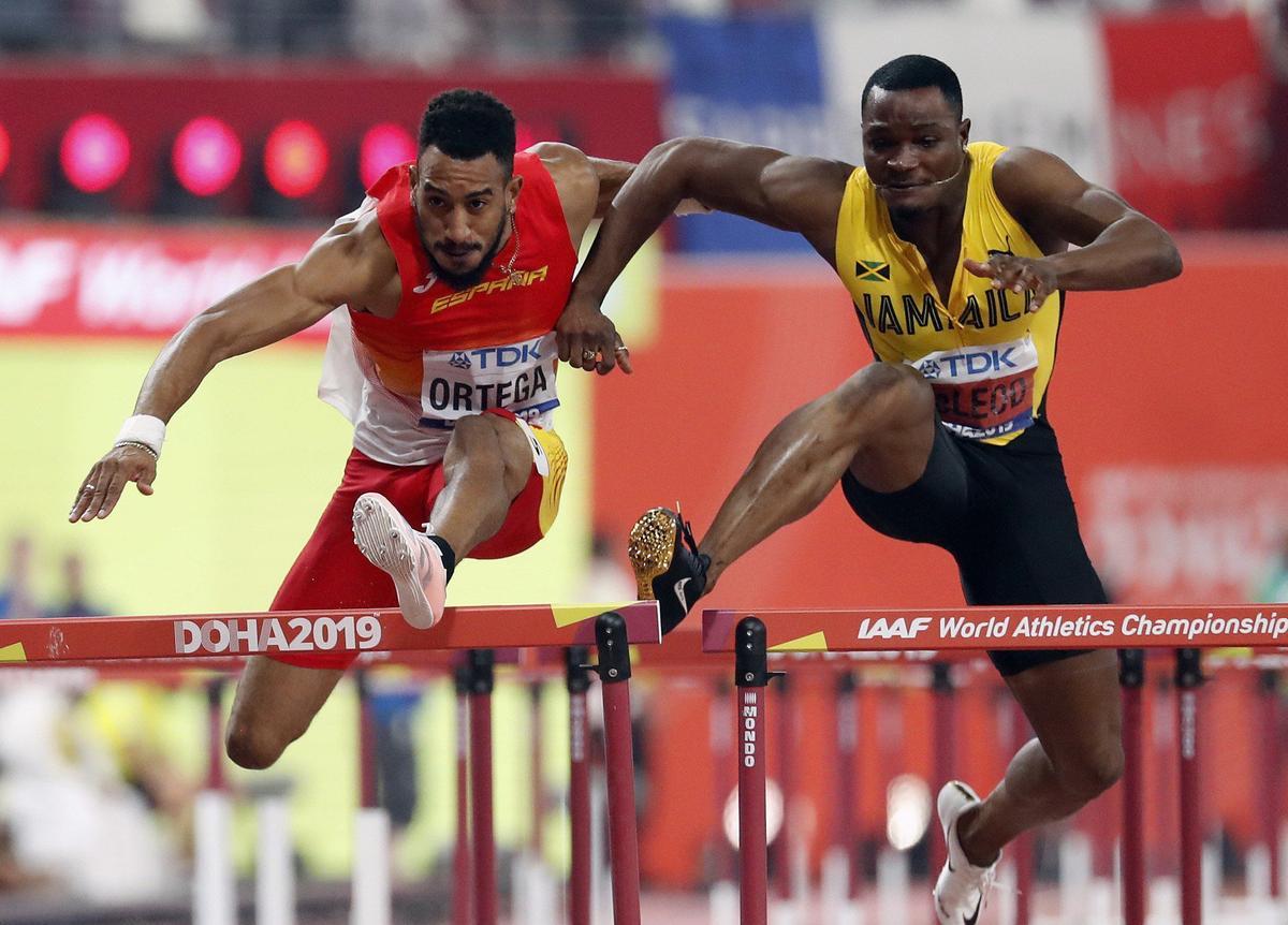 Orlando Ortega y Omar McLeod, en la final del Mundial de Atletismo 2019