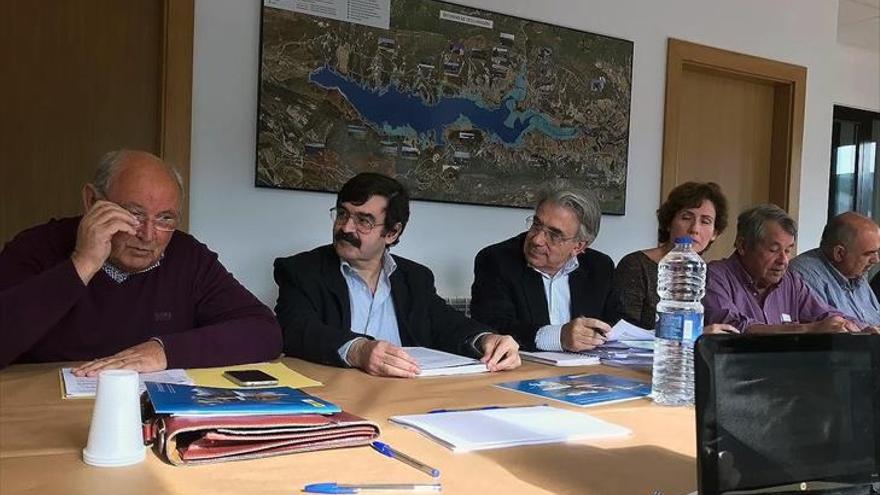 Reunión con regantes por el pacto nacional del agua