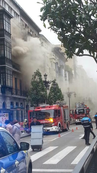 Incendio en la calle Uría de Oviedo