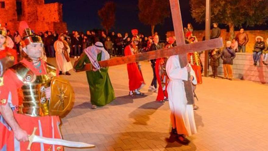 La Processó de Divendres Sant desfila un any més pels carrers de Llagostera