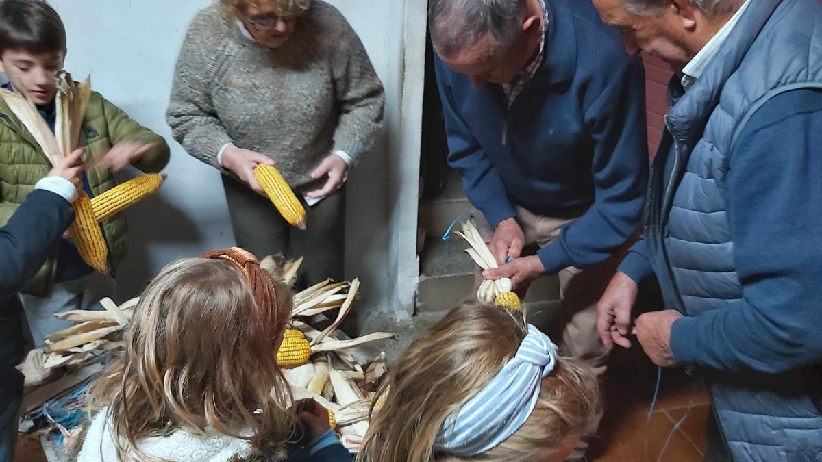 Un momento de la esfoyaza en Láneo.