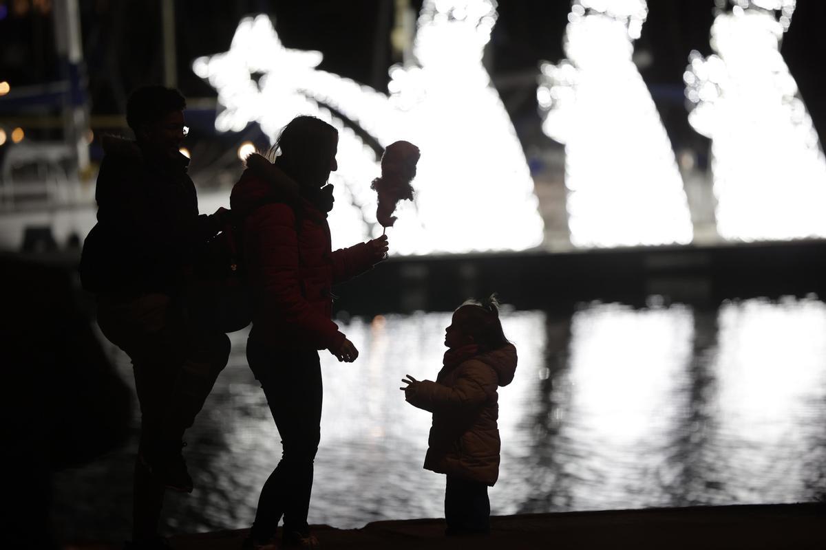 El Port de Barcelona enciende las luces navidad en la Fira de Nadal