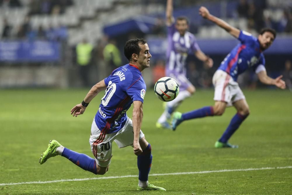 El partido entre el Real Oviedo y el Real Valladolid, en imágenes