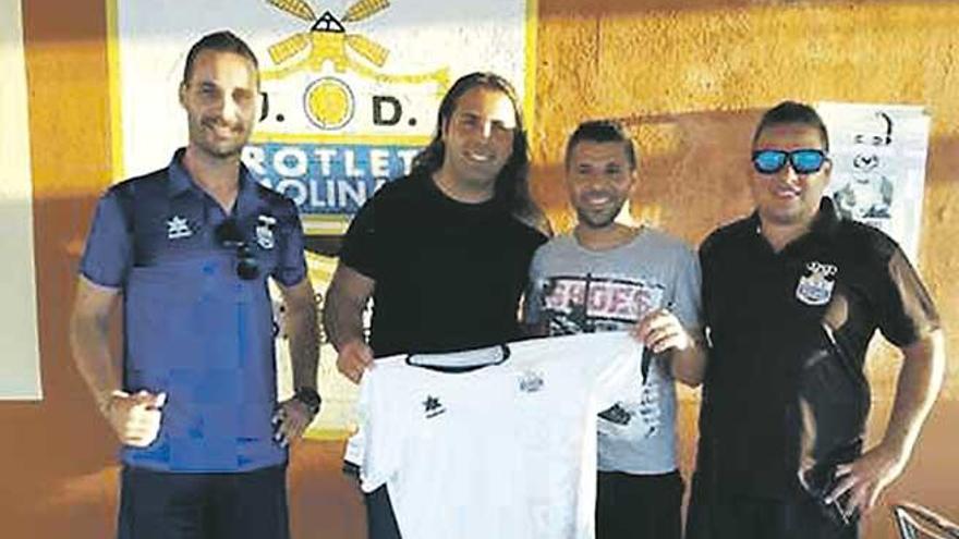Turu e Iván Gómez han renovado con el Rotlet Molinar.