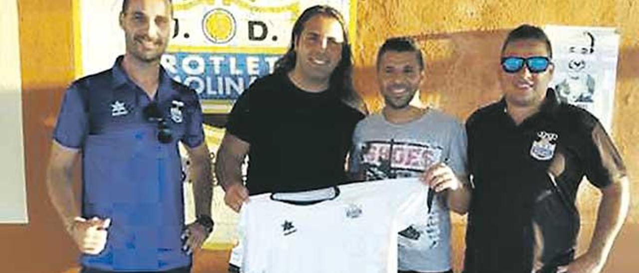 Turu e Iván Gómez han renovado con el Rotlet Molinar.