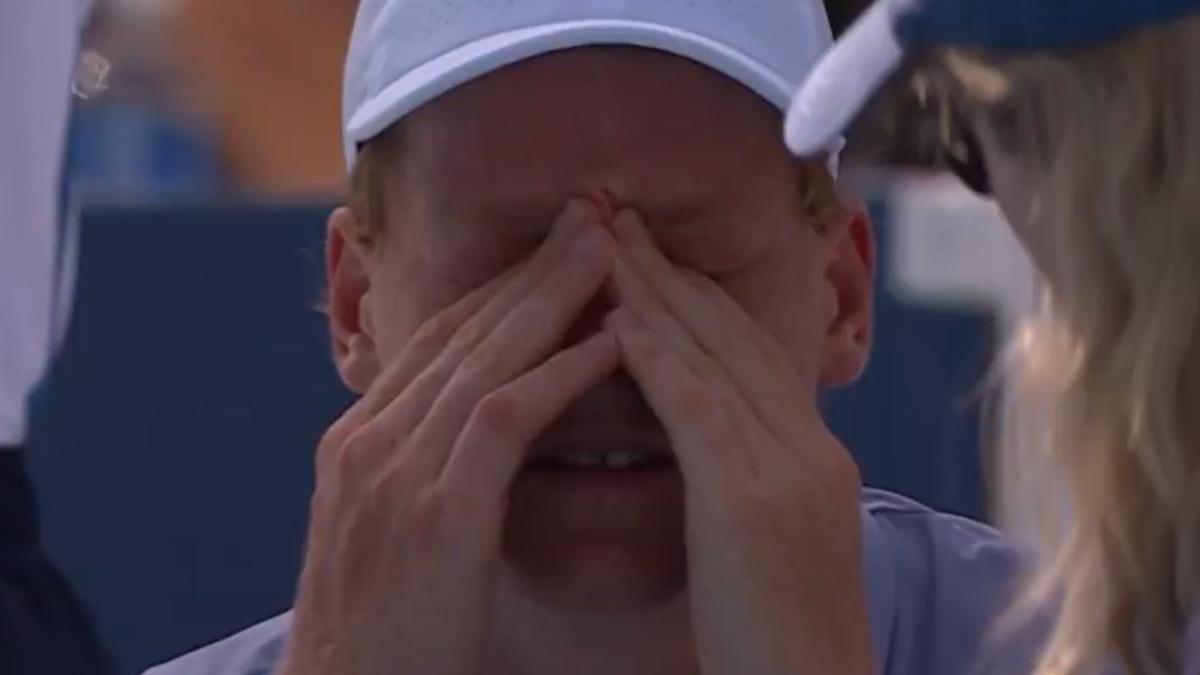 Jannik Sinner tras abandonar en Cincinnati