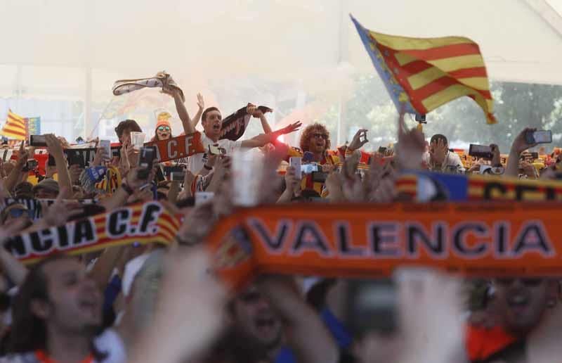 Fan zone del Valencia CF en Sevilla