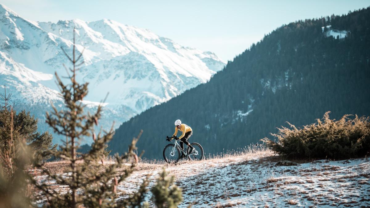 Omar Di Felice en su ruta por el Himalaya