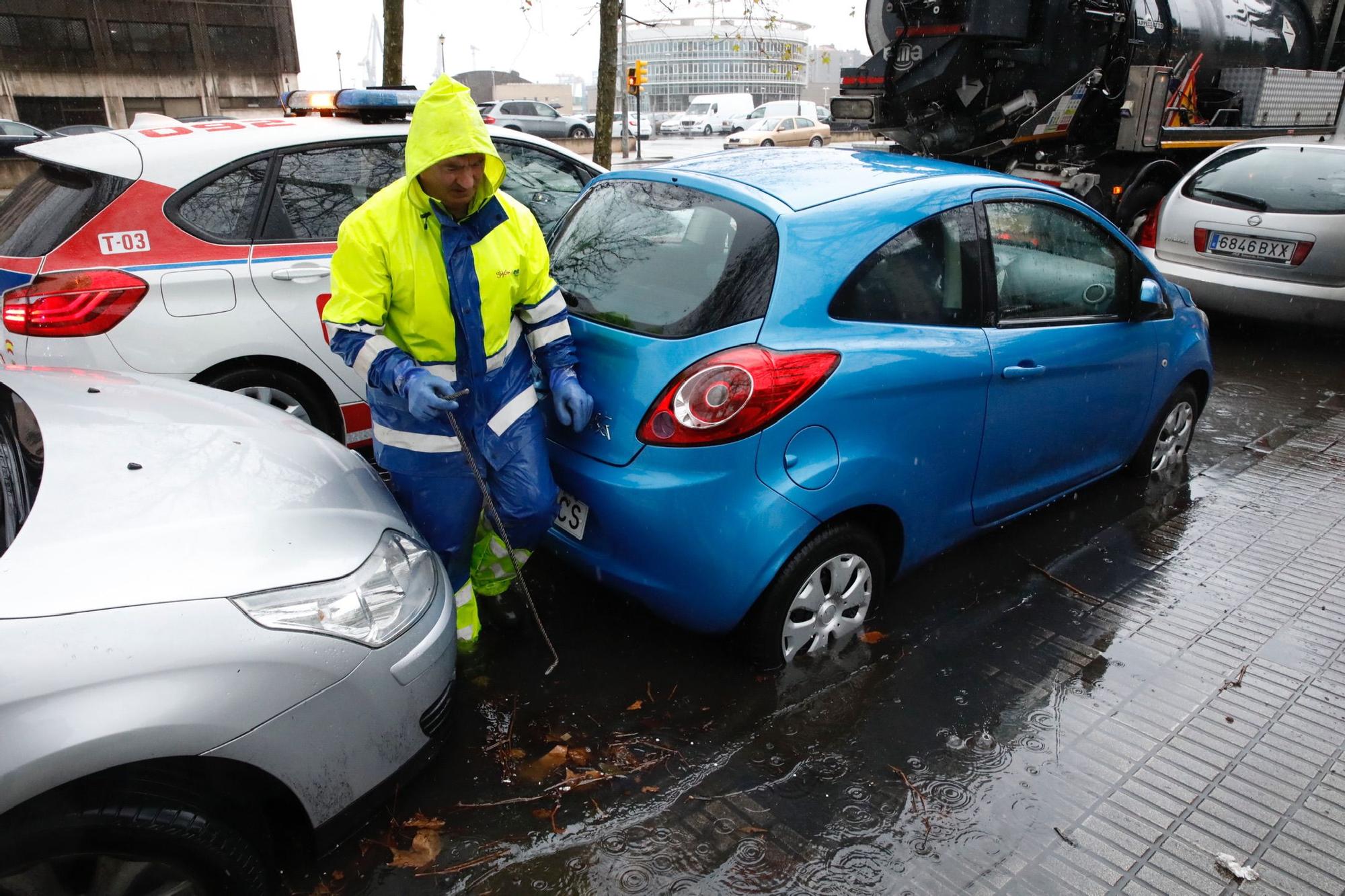 En imágenes: las consecuencias de la borrasca "Fein" en Gijón