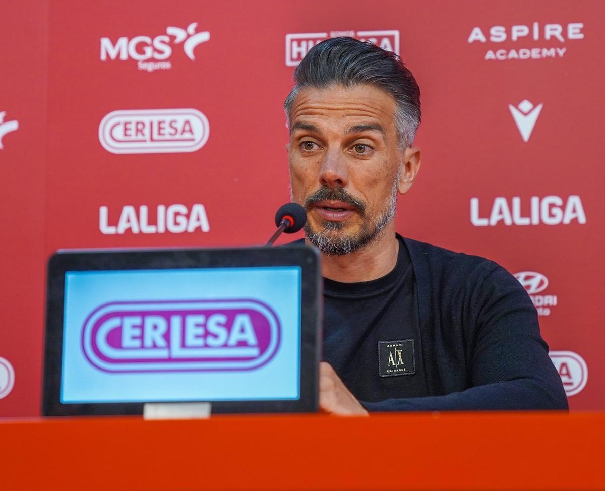 Rubén de la Barrera, entrenador de la Cultural Leonesa, durante la rueda de prensa previa al encuentro con el Córdoba CF.